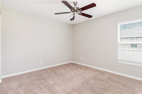 House in Palm Bay, Florida 4 bedrooms, 170.29 sq.m. № 1902445 - photo 9