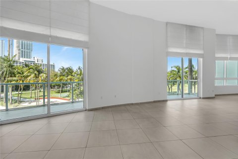 Купить кондоминиум в Майами, Флорида 2 спальни, 96.9м2, № 1867149 - фото 3