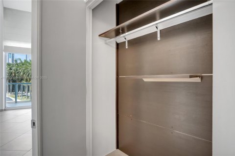 Купить кондоминиум в Майами, Флорида 2 спальни, 96.9м2, № 1867149 - фото 11