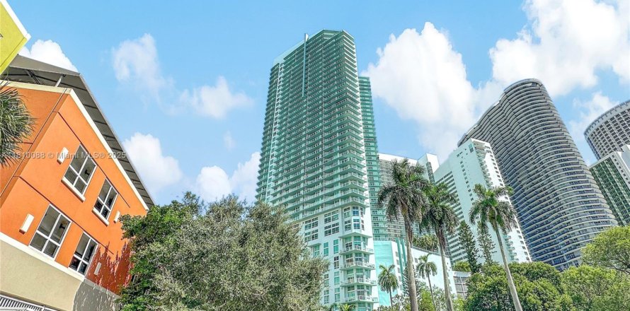 Condominio en Miami, Florida, 2 dormitorios № 1867149