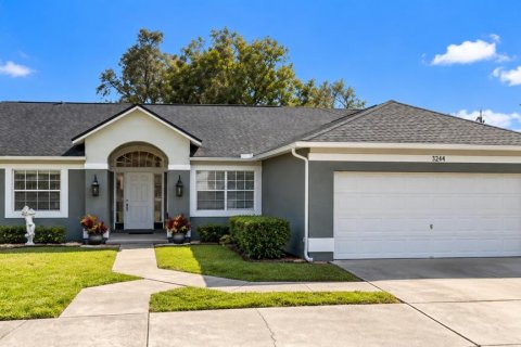 Villa ou maison à Spring Hill, Floride 4 chambres, 148.64 m2 № 2437414