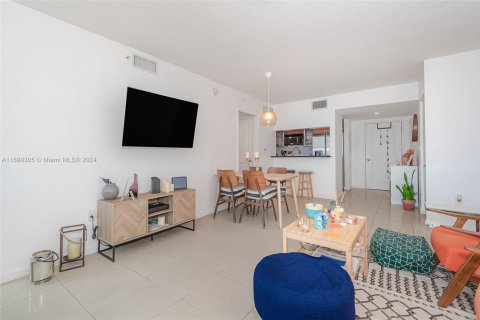 Condominio en venta en Fort Lauderdale, Florida, 2 dormitorios, 101.54 m2 № 1731335 - foto 11