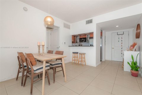 Condominio en venta en Fort Lauderdale, Florida, 2 dormitorios, 101.54 m2 № 1731335 - foto 12