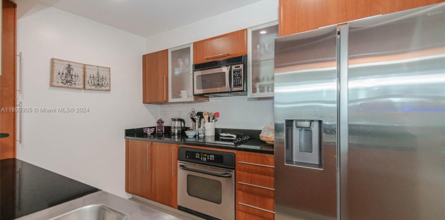 Condominio en Fort Lauderdale, Florida, 2 dormitorios  № 1731335