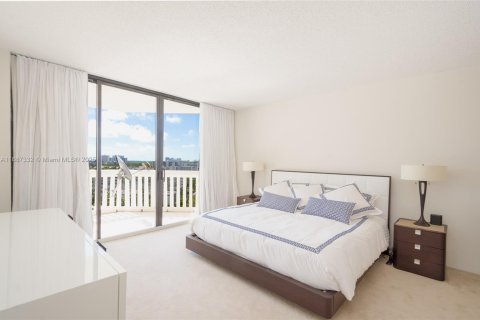 Condo in Aventura, Florida, 2 bedrooms  № 2241916 - photo 10
