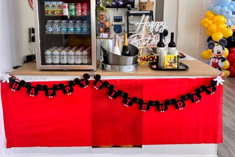 Купить коммерческую недвижимость в Майами, Флорида № 2046069 - фото 2