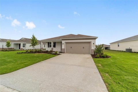 House in Ocala, Florida 3 bedrooms, 197.51 sq.m. № 2207206