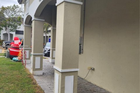 House in Homestead, Florida 4 bedrooms, 217.95 sq.m. № 1715094 - photo 4