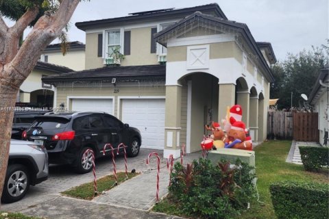 House in Homestead, Florida 4 bedrooms, 217.95 sq.m. № 1715094 - photo 3