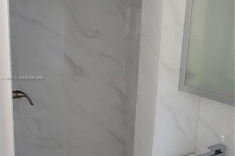 Apartment in Dania Beach, Florida 32.52 sq.m. № 1998957 - photo 4