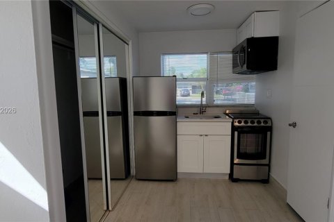 Apartment in Dania Beach, Florida 32.52 sq.m. № 1998957 - photo 3