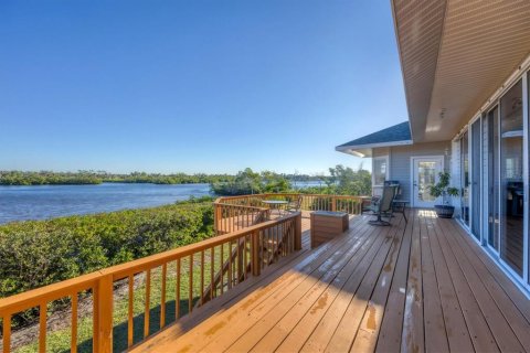 House in Placida, Florida 3 bedrooms, 202.62 sq.m. № 928435 - photo 7