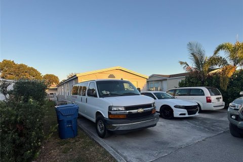 Casa en venta en Miami, Florida, 3 dormitorios, 132.85 m2 № 1863603 - foto 1
