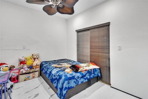 Casa en venta en Miami, Florida, 4 dormitorios, 243.31 m2 № 1867144 - foto 20