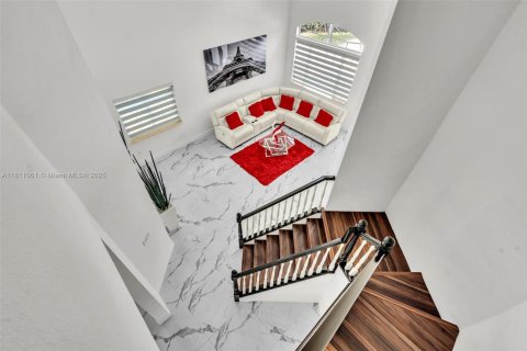 Casa en venta en Miami, Florida, 4 dormitorios, 243.31 m2 № 1867144 - foto 19