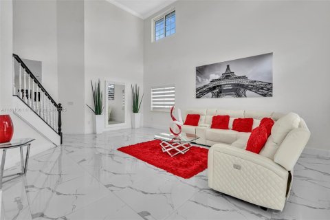 Casa en venta en Miami, Florida, 4 dormitorios, 243.31 m2 № 1867144 - foto 5