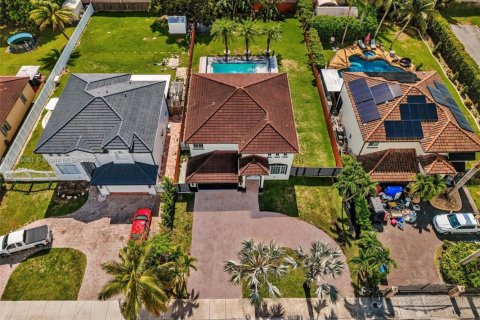 Casa en venta en Miami, Florida, 4 dormitorios, 243.31 m2 № 1867144 - foto 8