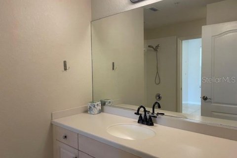 Condo in Venice, Florida, 2 bedrooms  № 1919312 - photo 22