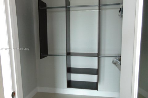 Condo in Miami, Florida, 1 bedroom  № 2053032 - photo 12