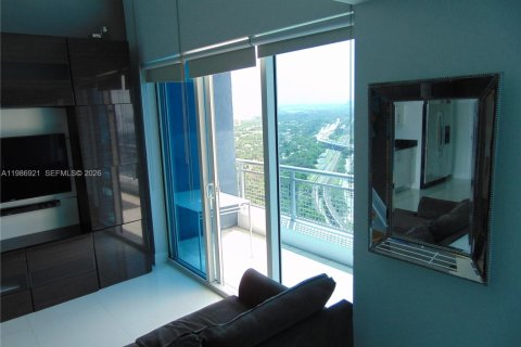 Condo in Miami, Florida, 1 bedroom  № 2053032 - photo 3
