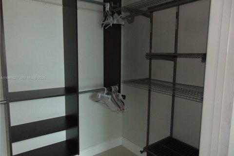 Condo in Miami, Florida, 1 bedroom  № 2053032 - photo 8