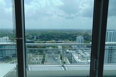 Condo in Miami, Florida, 1 bedroom  № 2053032 - photo 25