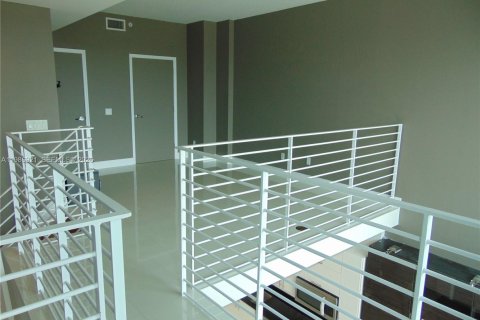 Condo in Miami, Florida, 1 bedroom  № 2053032 - photo 10