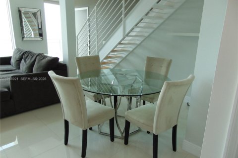 Condo in Miami, Florida, 1 bedroom  № 2053032 - photo 15