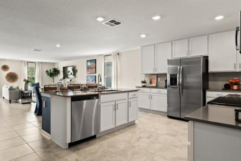 House in Kissimmee, Florida 5 bedrooms, 269.04 sq.m. № 1894084 - photo 3