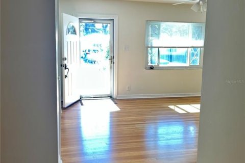 House in Mount Dora, Florida 2 bedrooms, 116.31 sq.m. № 1534890 - photo 9