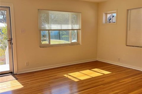 House in Mount Dora, Florida 2 bedrooms, 116.31 sq.m. № 1534890 - photo 8
