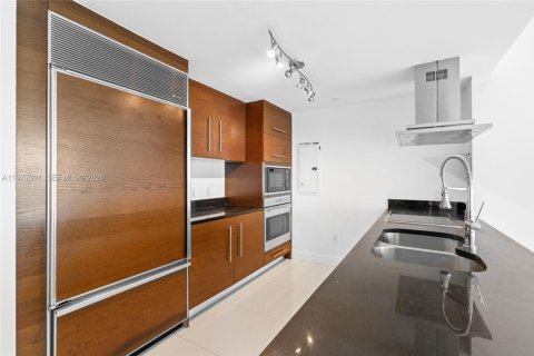 Condominio en venta en Miami, Florida, 2 dormitorios, 134.71 m2 № 2033858 - foto 18