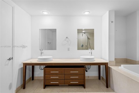 Condominio en venta en Miami, Florida, 2 dormitorios, 134.71 m2 № 2033858 - foto 29