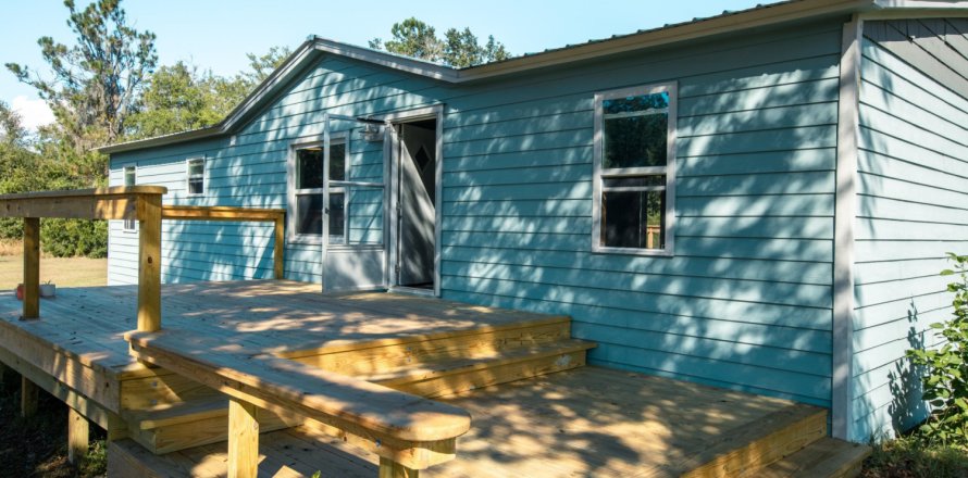 House in Melrose, Florida 3 bedrooms, 120.4 sq.m. № 859605
