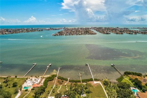 Casa en alquiler en Saint Petersburg, Florida, 4 dormitorios, 452.81 m2 № 1624991 - foto 5