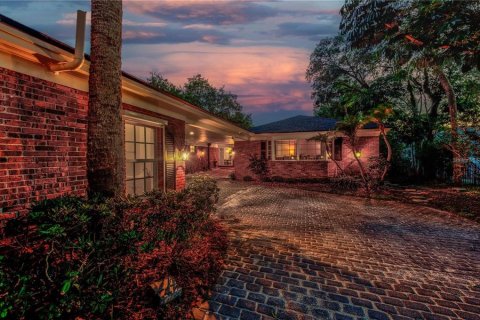 Casa en alquiler en Saint Petersburg, Florida, 4 dormitorios, 452.81 m2 № 1624991 - foto 9