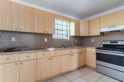 Villa ou maison à louer à Hollywood, Floride: 3 chambres, 170.1 m2 № 2010268 - photo 4