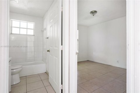 Villa ou maison à louer à Hollywood, Floride: 3 chambres, 170.1 m2 № 2010268 - photo 18