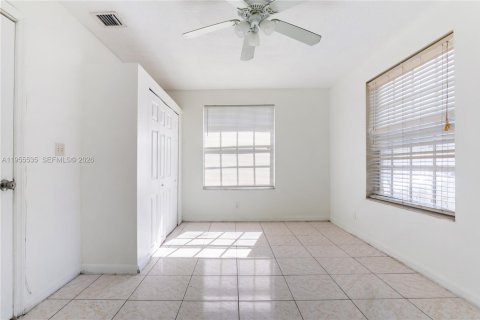 Villa ou maison à louer à Hollywood, Floride: 3 chambres, 170.1 m2 № 2010268 - photo 9