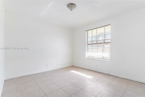 Villa ou maison à louer à Hollywood, Floride: 3 chambres, 170.1 m2 № 2010268 - photo 12