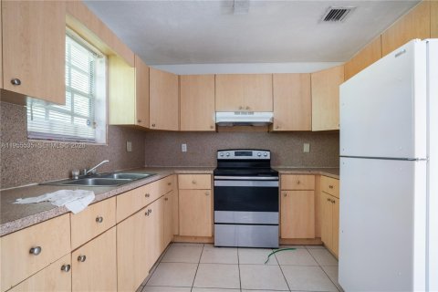 Villa ou maison à louer à Hollywood, Floride: 3 chambres, 170.1 m2 № 2010268 - photo 5