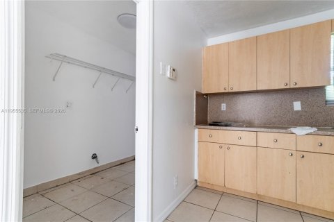 Villa ou maison à louer à Hollywood, Floride: 3 chambres, 170.1 m2 № 2010268 - photo 6