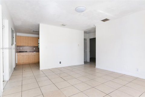 House in Hollywood, Florida 3 bedrooms, 170.1 sq.m. № 2010268