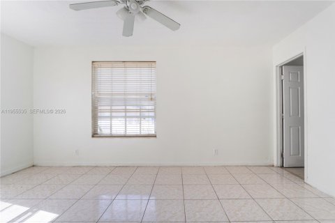 Villa ou maison à louer à Hollywood, Floride: 3 chambres, 170.1 m2 № 2010268 - photo 8