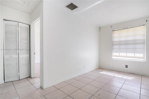 Villa ou maison à louer à Hollywood, Floride: 3 chambres, 170.1 m2 № 2010268 - photo 20