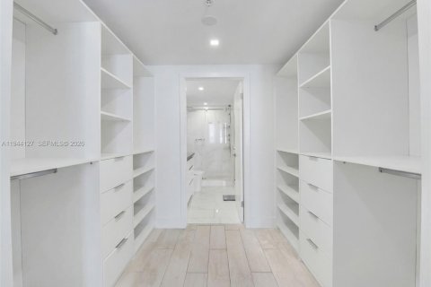 Купить кондоминиум в Майами, Флорида 2 спальни, 119.66м2, № 2001477 - фото 13