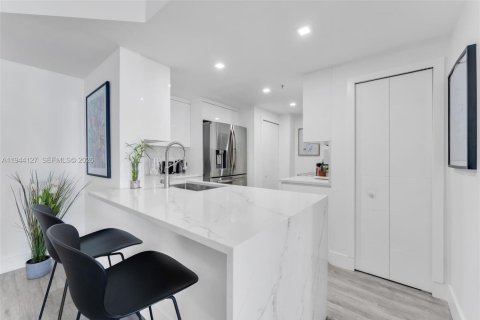 Купить кондоминиум в Майами, Флорида 2 спальни, 119.66м2, № 2001477 - фото 9