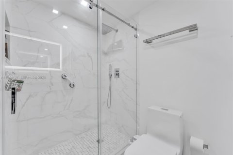 Купить кондоминиум в Майами, Флорида 2 спальни, 119.66м2, № 2001477 - фото 18