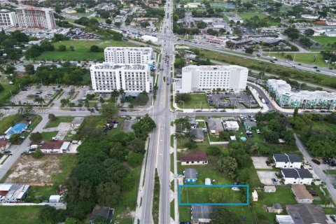 Commercial property in Miami, Florida № 2146029 - photo 3