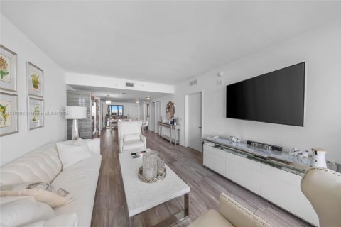 Copropriété à vendre à Miami, Floride: 2 chambres, 106.19 m2 № 1830239 - photo 7